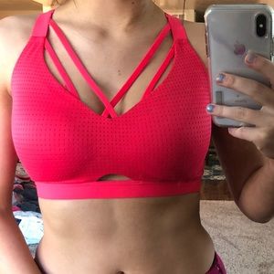 VS Cross Sports Bra